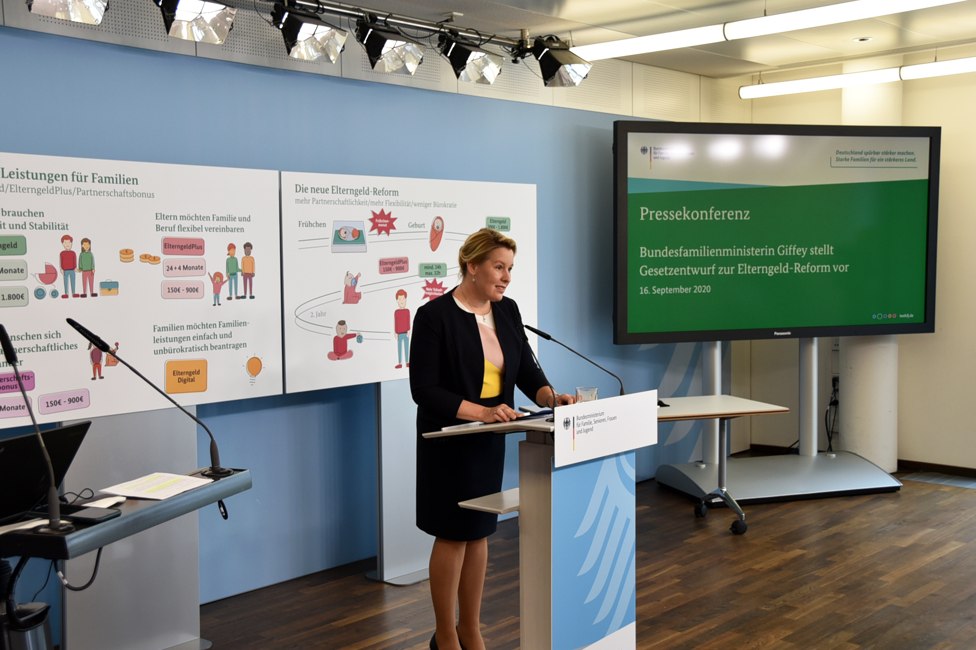 Kabinett Beschliesst Verbesserungen Im Elterngeld Familienportal Des Bundes