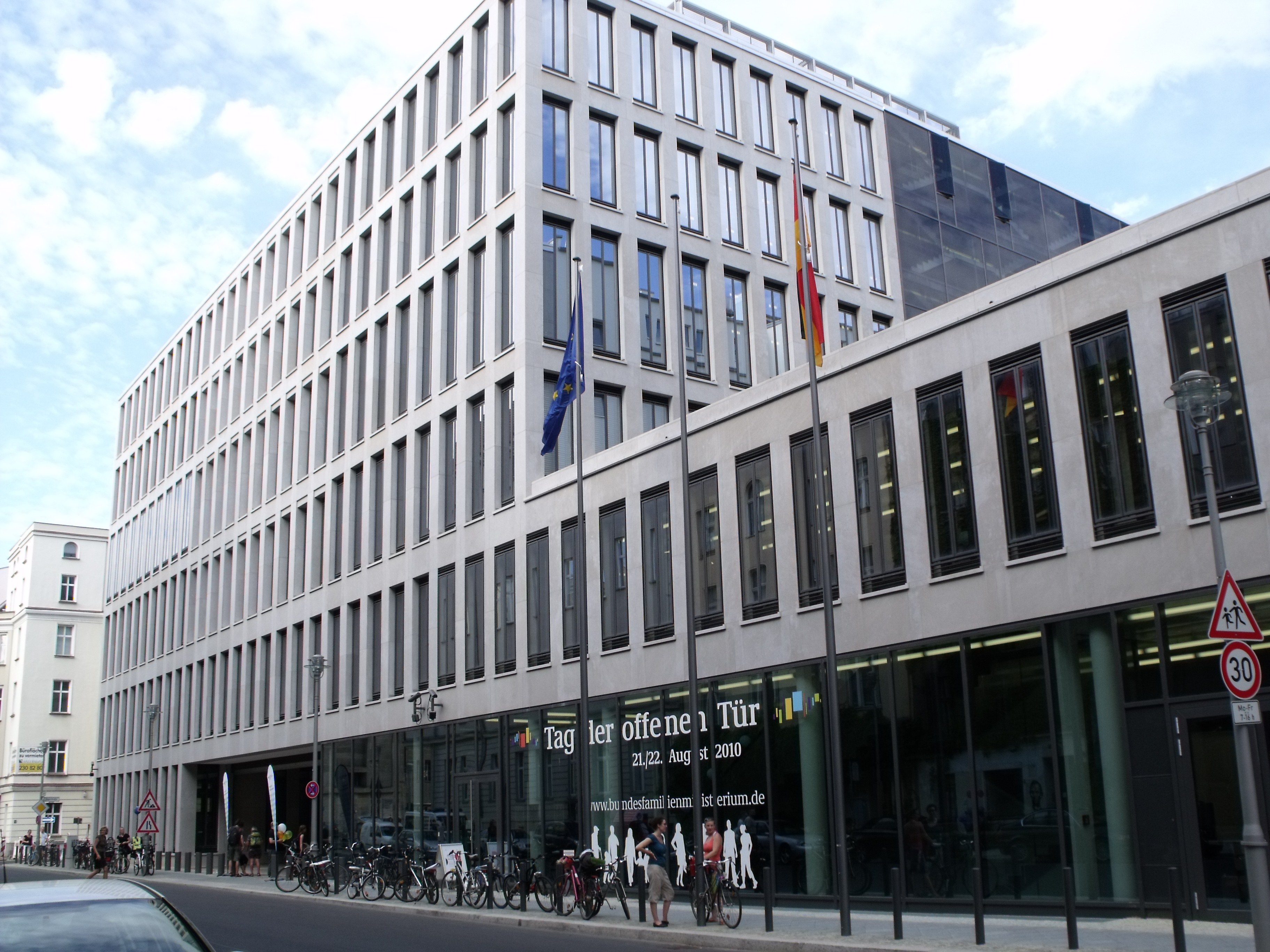 Fassade des neuen Familienministeriums