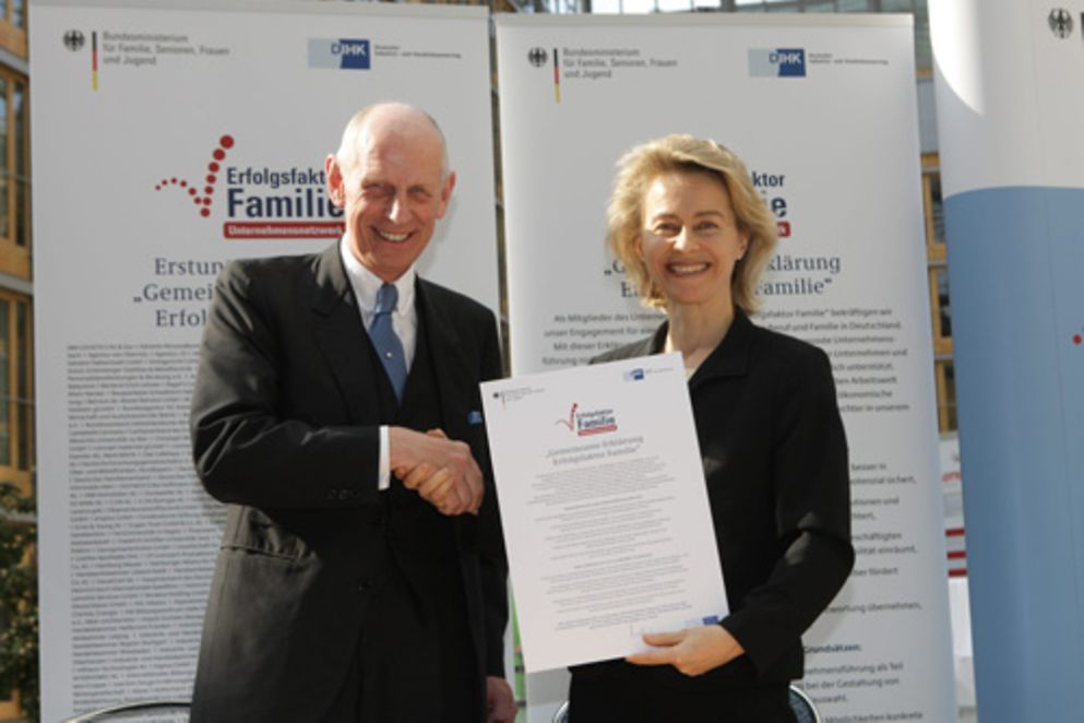 DIHK-Präsident Ludwig Georg Braun und Bundesfamilienministerin Ursula von der Leyen