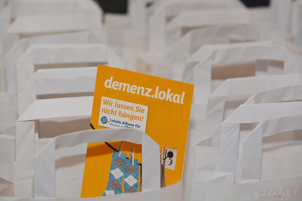 Flyer des Projekts "demenz.lokal"