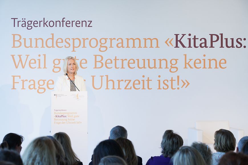 Manuela Schwesig während ihrer Eröffnungsrede der Trägerkonferenz