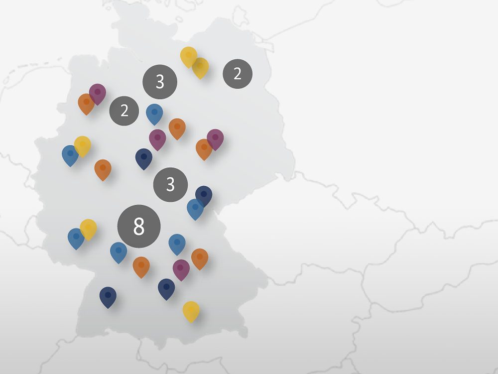 Die Grafik zeigt eine Deutschlandkarte mit markierten Standorten, die vom BMFSFJ geförderte Projekte repräsentieren
