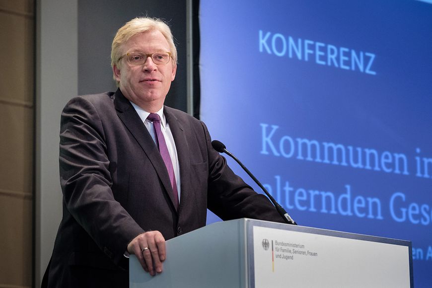 Staatssekretär Dr. Ralf Kleindiek redet zum 7. Altenbericht