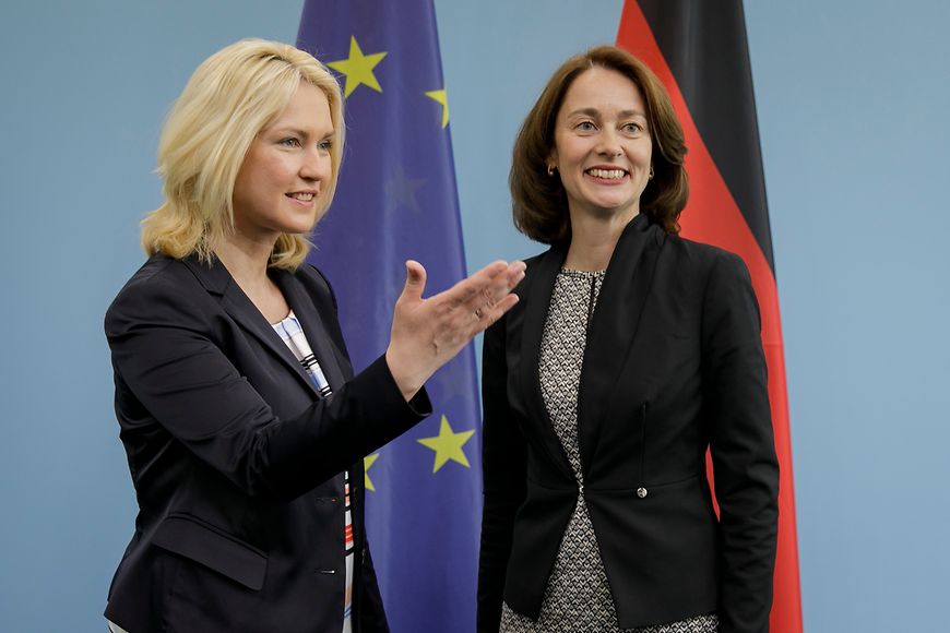 Manuela Schwesig und Dr. Katarina Barley