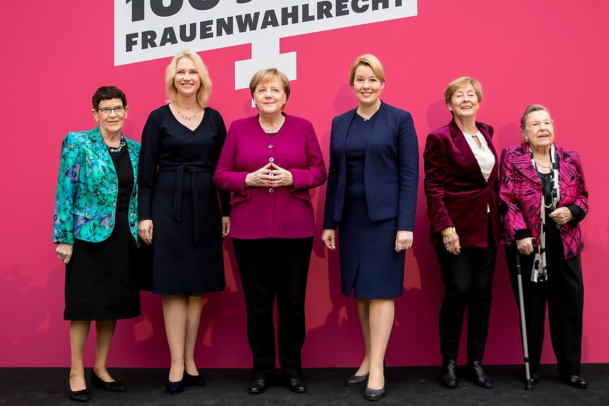 Das Bild zeigt ehemalige Bundesfrauenministerinnen