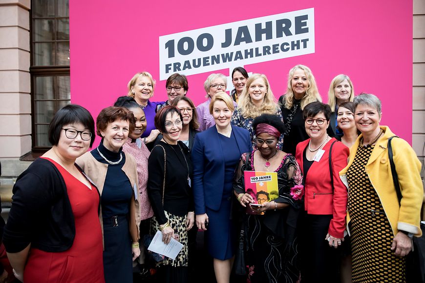 Das Bild zeigt ein Gruppenfoto