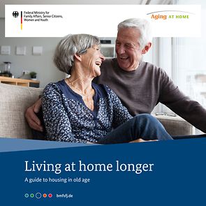 Titelseite der Broschüre Living at home longer
