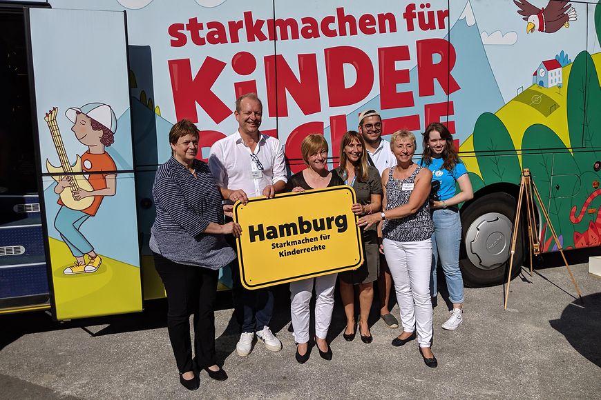 Der Kinderrechte-Bus war am 31. August in Hamburg
