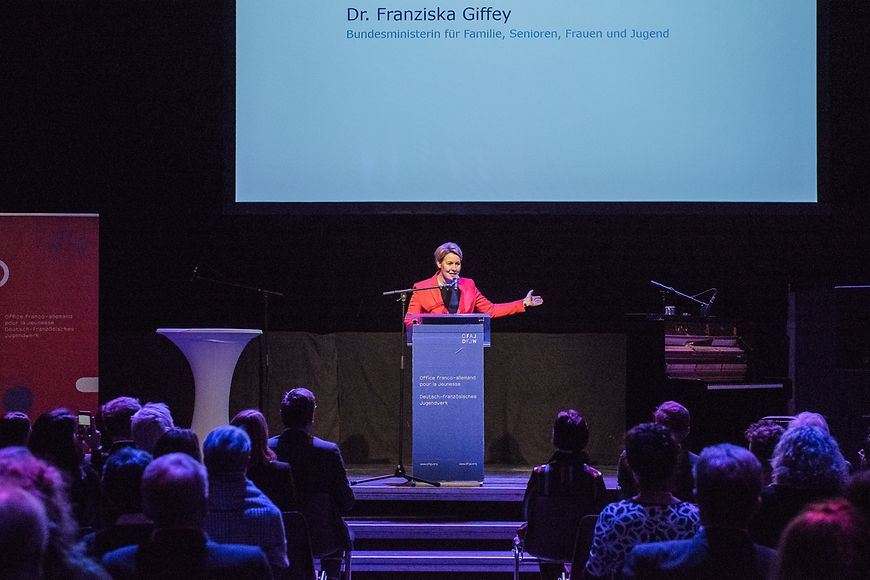 Dr. Franziska Giffey spricht beim Neujahrsempfang des Deutsch-Französischen Jugendwerks