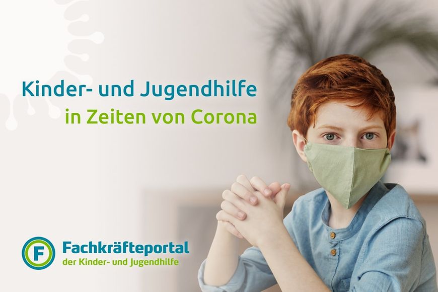 Foto eines Jungen mit Maske