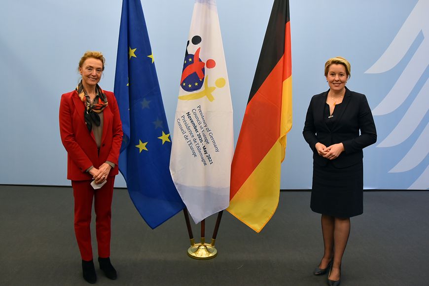 Franziska Giffey und die Generalsekretärin des Europarats, Marija Pej?inovi? Buri? 