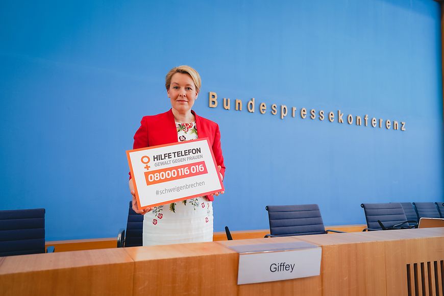 Bundesfamilienministerin Franziska Giffey in der Bundespressekonferenz