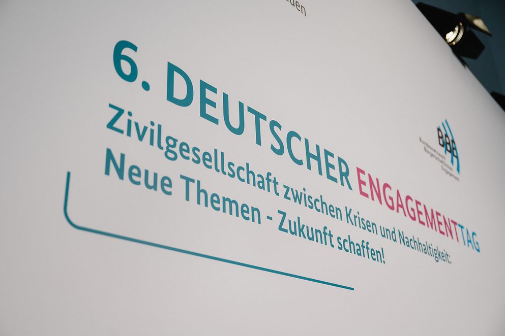 Ein Banner des sechsten deutschen EngagementTags