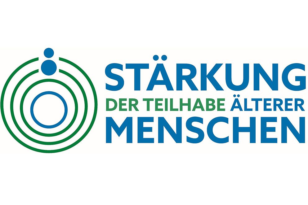 Logo des ESF Plus Programms mit dem Schriftzug "Stärkung der Teilhabe älterer Menschen"