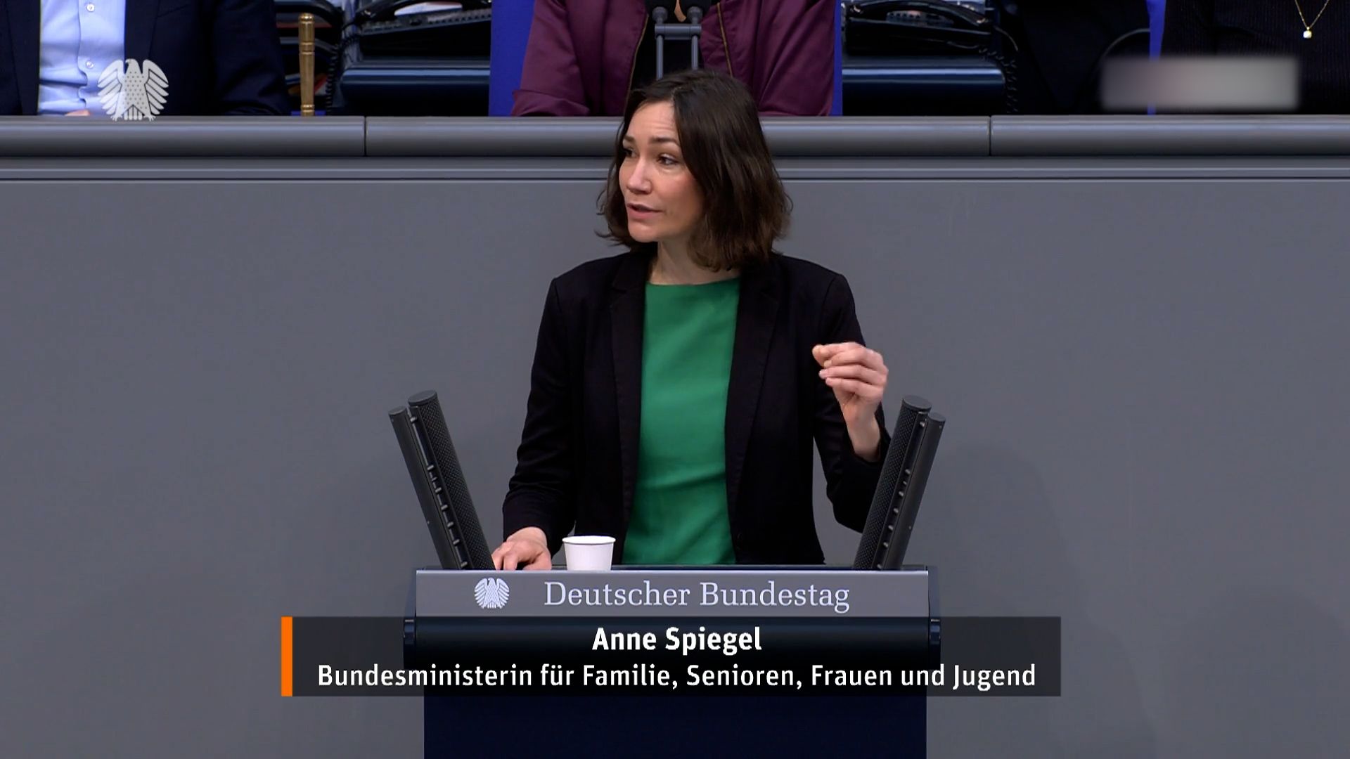 Anne Spiegel am Redepult im Bundestag