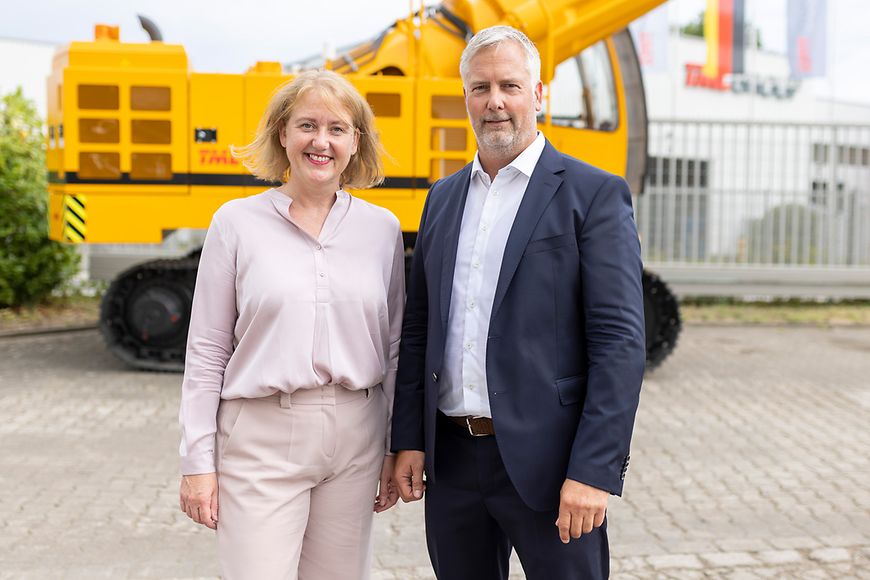 Lisa Paus mit dem Geschäftsführer der TML Technik GmbH, Christof Mikat 