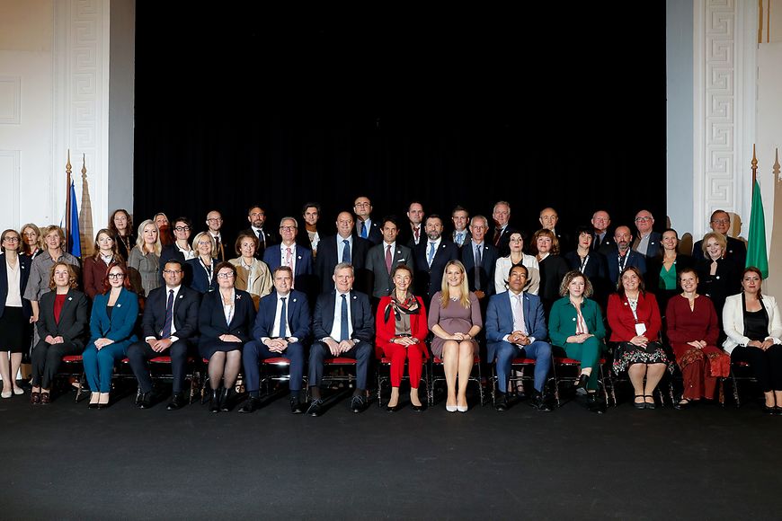 Gruppenbild von den Teilnehmenden der Konferenz