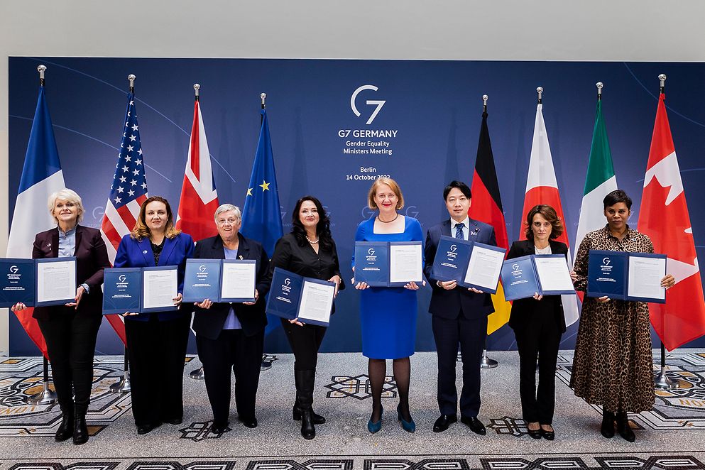 Gruppenfoto der Gleichstellungsministerinnen und -minister