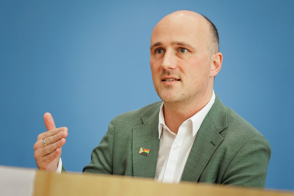 Sven Lehmann in der Bundespressekonferenz 
