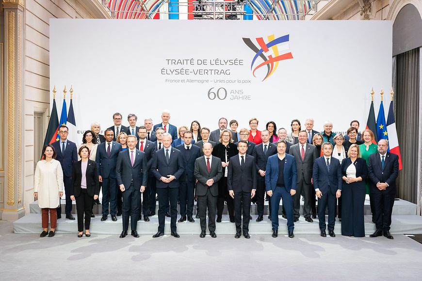 Gruppenfoto der Teilnehmenden des Deutsch-Französischen Ministerrats