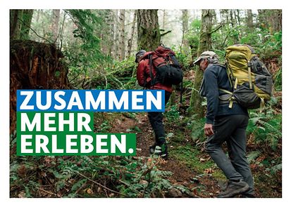 Postkarte Zusammen mehr erleben - Motiv Wandern