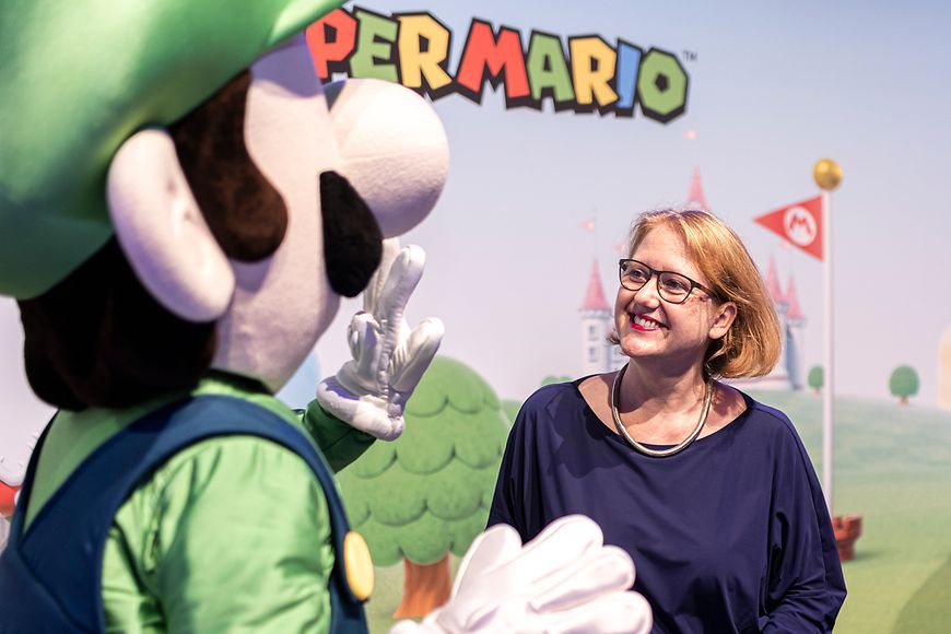 Lisa Paus im Gespräch auf der Gamescom 