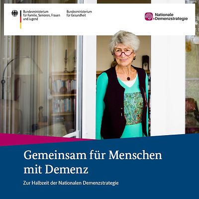 Titelseite der Broschüre "Gemeinsam für Menschen mit Demenz"