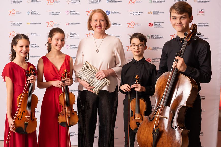 Bundesjugendministerin Lisa Paus mit dem Piaschowa Quartett.