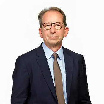 Porträt Prof. Romuald Brunner