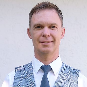 Porträtfoto Bernhard Rothauscher