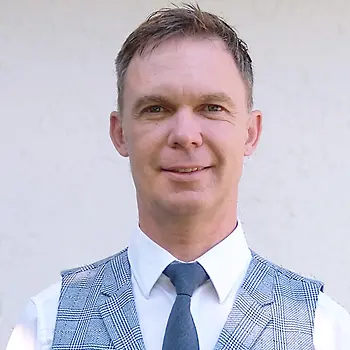 Porträtfoto Bernhard Rothauscher
