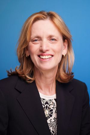Porträt Bundesfamilienministerin Karin Prien