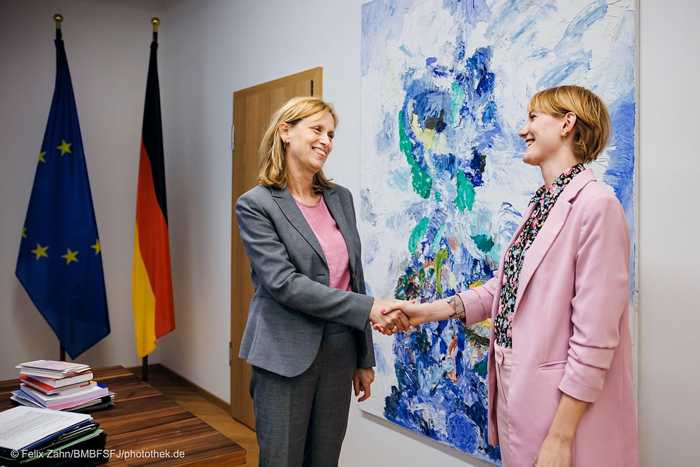 Karin Prien und Sophie Koch