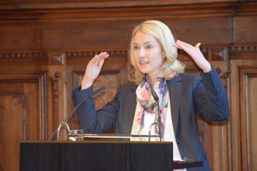 Manuela Schwesig spricht im Wissenschaftszentrum Berlin für Sozialforschung, Bildnachweis: WZB