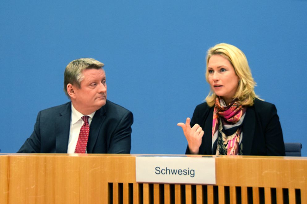 Manuela Schwesig und Hermann Gröhe zum Gesetzentwurf zur Reform der Pflegeberufe