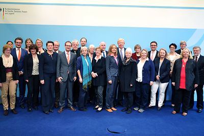 Die Mitglieder des Beirats für die Vereinbarkeit von Pflege und Beruf