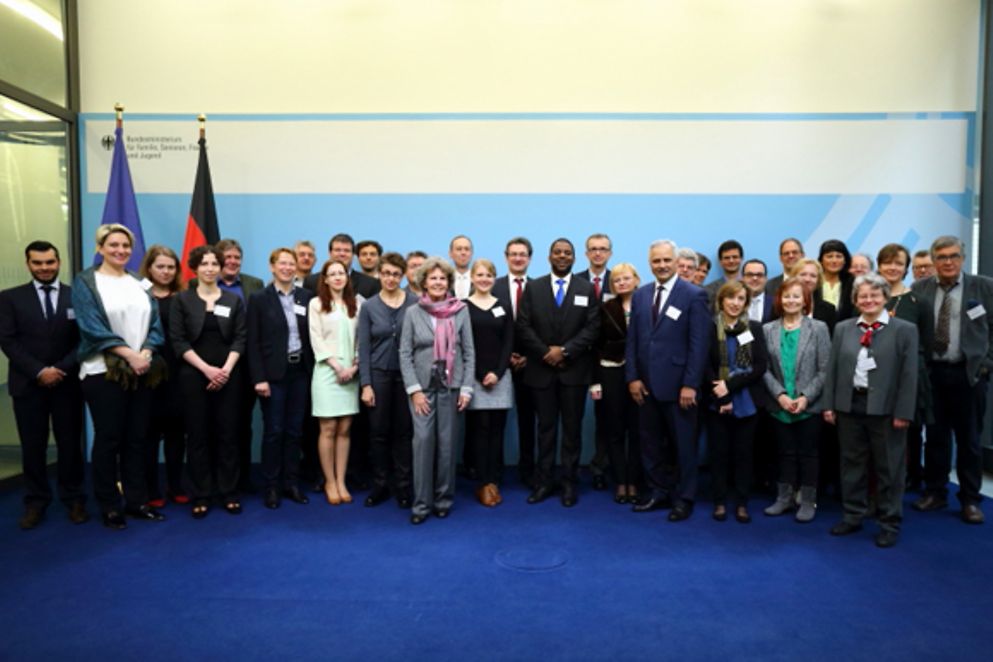 Gruppenbild der Teilnehmenden des Peer Review Seminars "Active Ageing Index on the local Level"