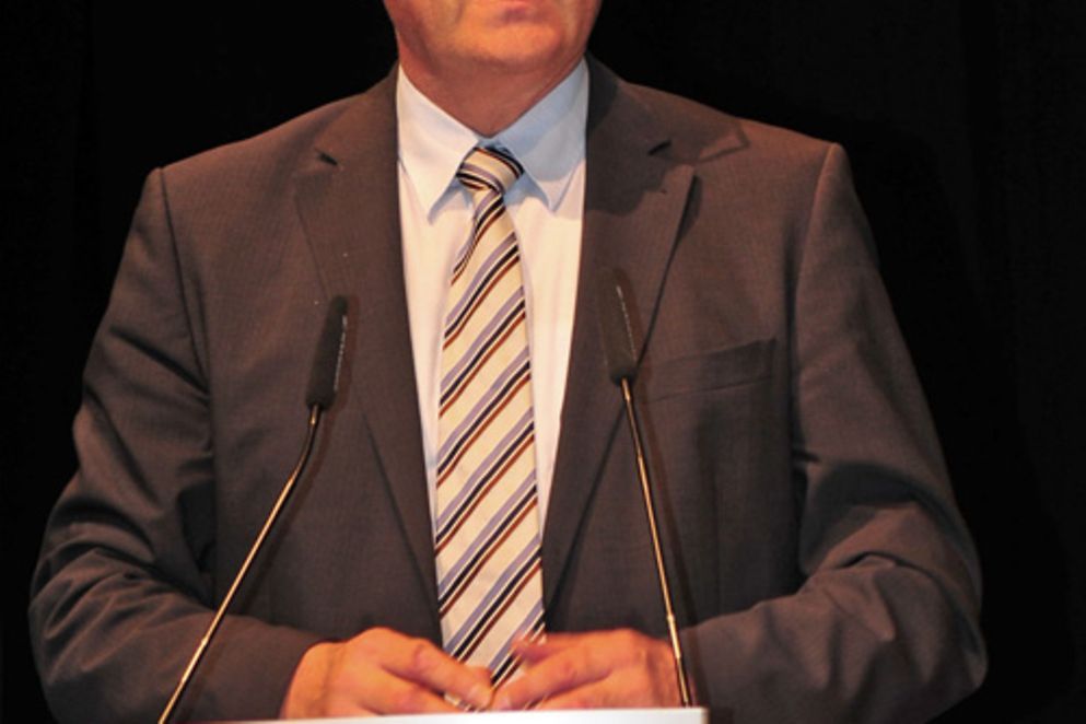 Dr. Herman Kues eröffnet "SenNova"
