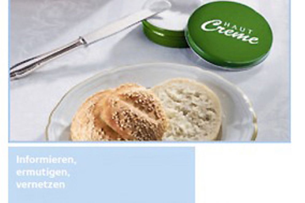 Titelbild des Flyers zum Serviceportal "Wegweiser Demenz". Bildquelle: BMFSFJ.