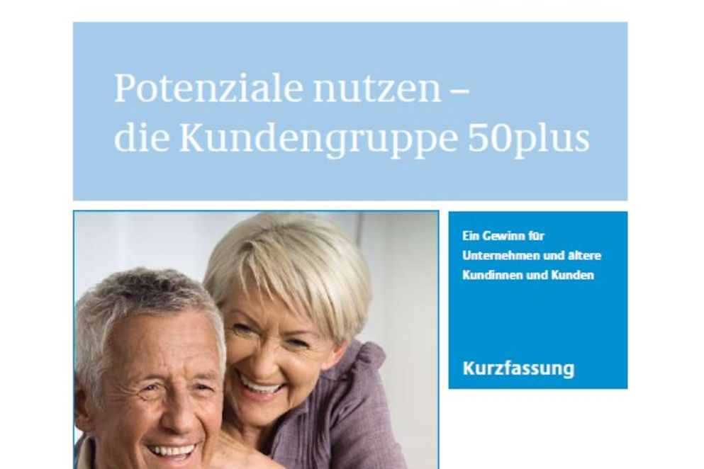 Cover der Broschüre Unternehmensleitfaden "Potenziale nutzen - die Kundengruppe 50plus"