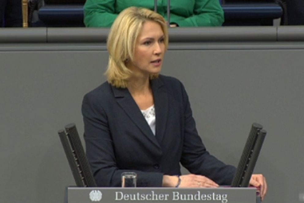 Manuela Schwesig spricht im Deutschen Bundestag