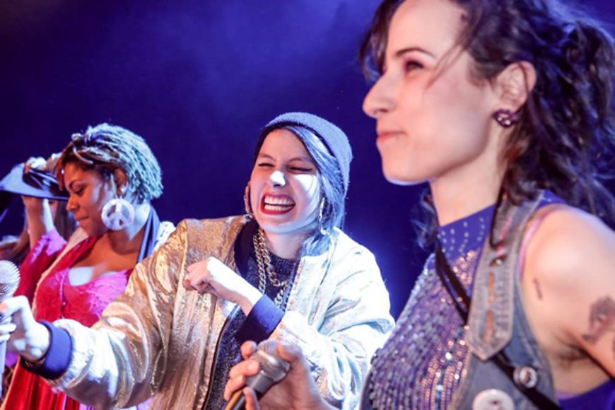 Die Sängerinnen Tamika, Finna und Sookee singen gegen Sexismus