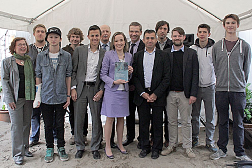 Bundesfamilienministerin mit den Mitgliedern des Jungenbeirats. Bildnachweis: BMFSFJ