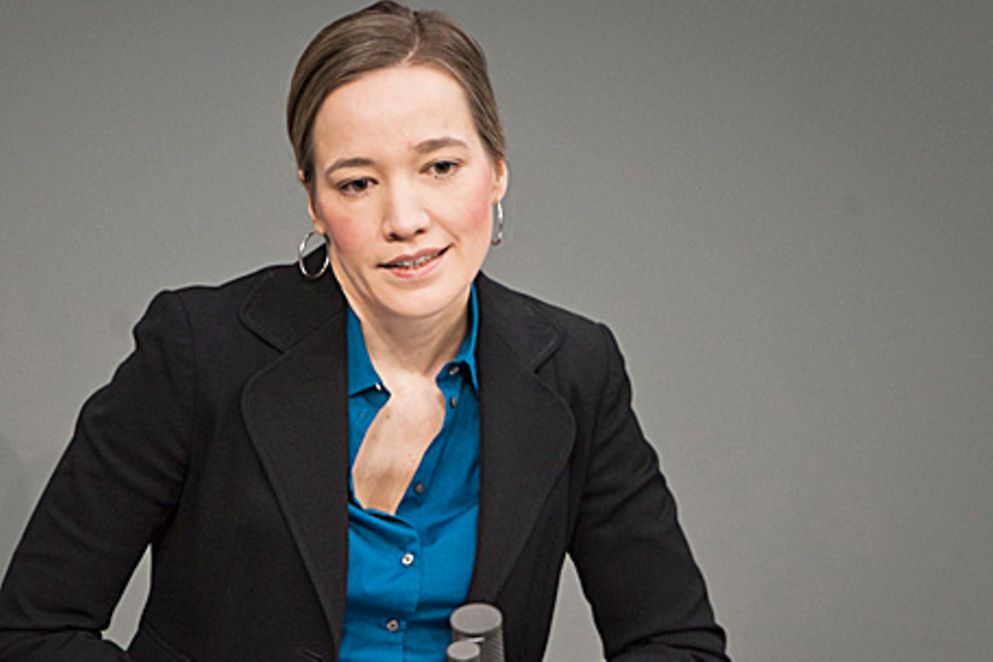 Bundesfamilienministerin Kristina Schröder im Bundestag. Bildquelle: REGIERUNGonline / Kugler