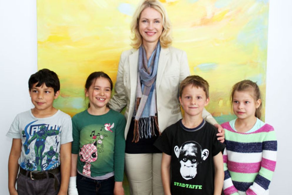 Liam, Livia, Oscar und Lilly aus der 2. Klasse interviewten Manuela Schwesig