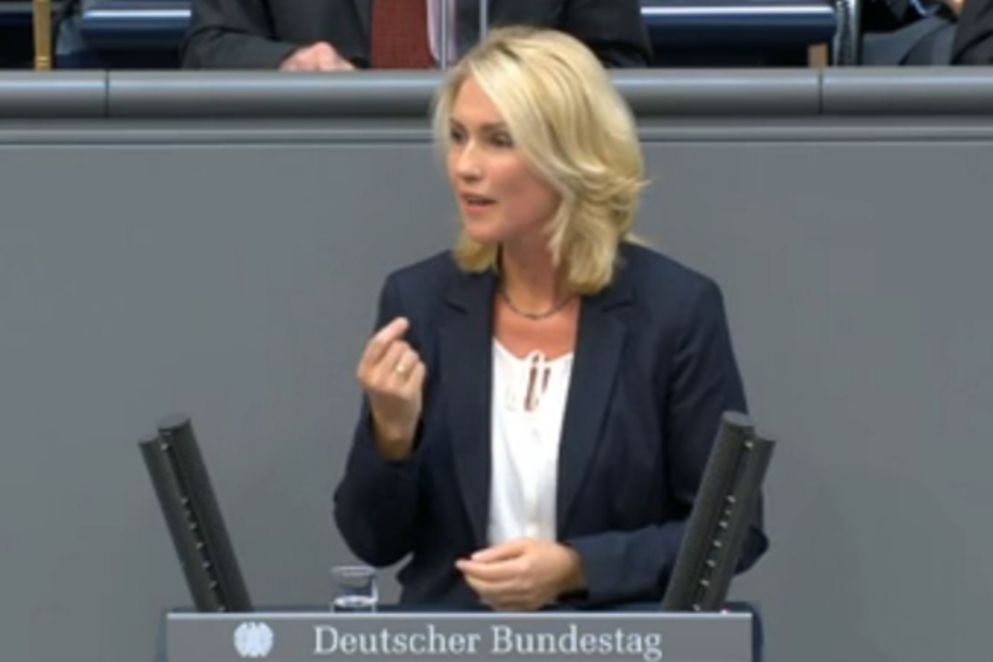 Manuela Schwesig spricht im Bundestag