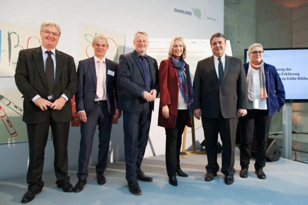 Peter Clever, Frank Klingbiel, Ullrich Commerçon, Manuela Schwesig, Sigmar Gabriel und Elke Hannack