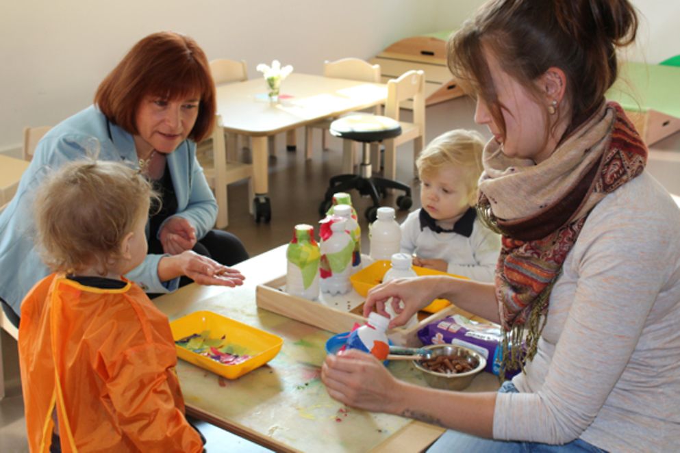 Caren Marks in der Kinderkrippe "Ohrwürmchen"