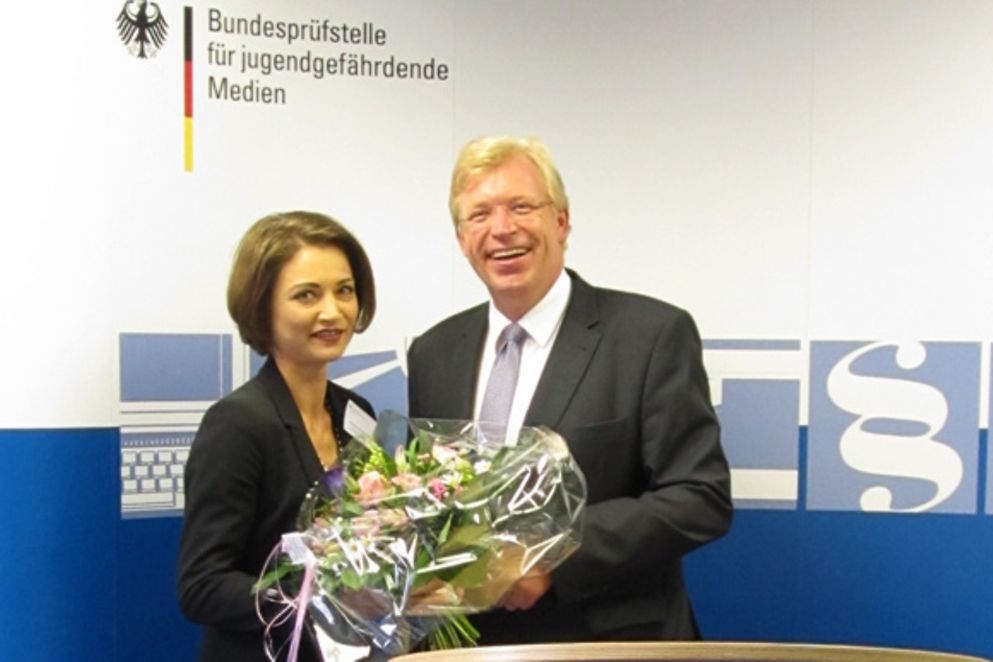 Dr. Ralf Kleindiek gratuliert Martina Hannak-Meinke zum neuen Amt