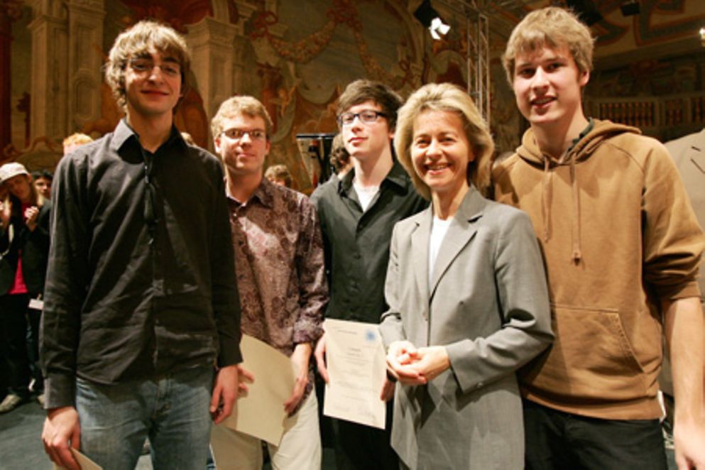 Ursula von der Leyen und Gewinner der 7. Bundesbegegnung "Jugend jazzt"